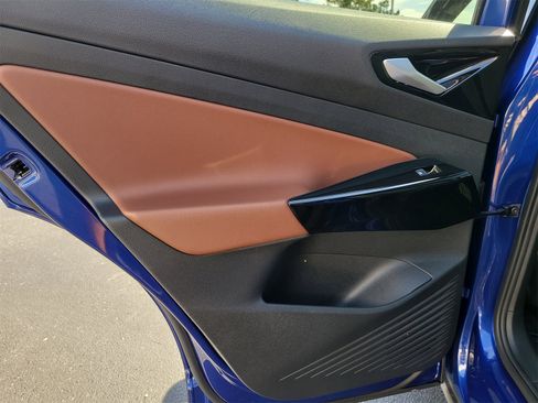 Used 2022 Volkswagen ID.4 Pro S image 11