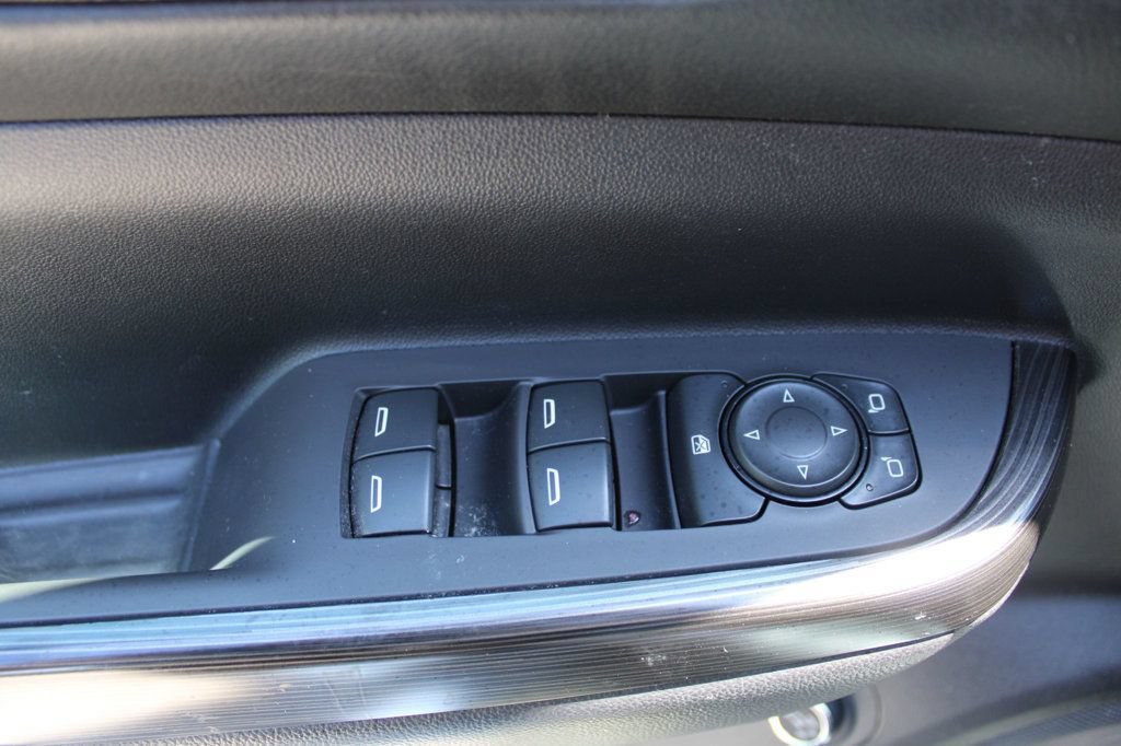 Used 2018 GMC Acadia SLT w/ LPO, Floor Liner Package FWD image 27