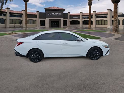 New 2026 Hyundai Elantra SEL Sport Premium FWD image 9