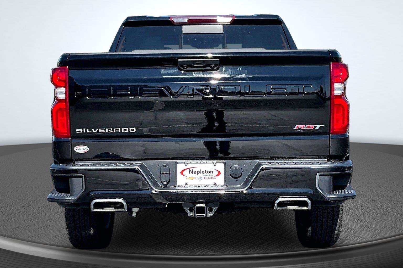Used 2024 Chevrolet Silverado 1500 RST w/ Convenience Package II AWD/4WD image 4