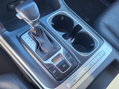 Used 2024 Kia Carnival LX image 17