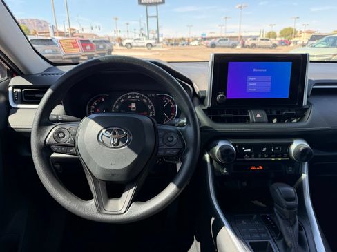 Used 2025 Toyota RAV4 LE AWD/4WD image 16