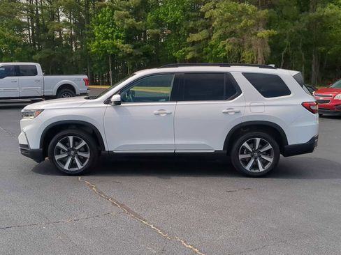 Used 2023 Honda Pilot Touring image 5