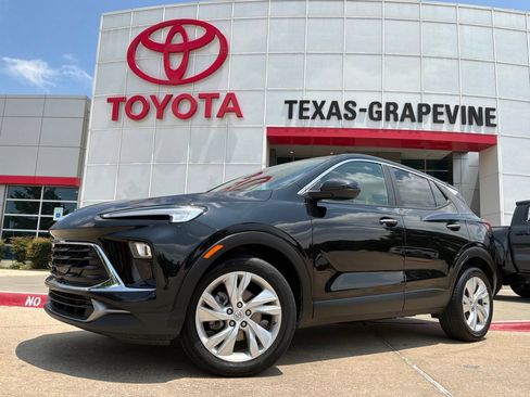Used 2025 Buick Encore GX Preferred FWD image 2