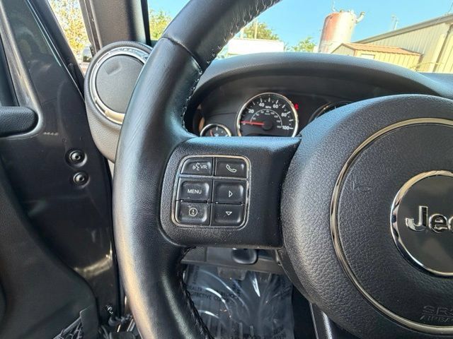 Used 2017 Jeep Wrangler Unlimited Sahara w/ Connectivity Group AWD/4WD image 26
