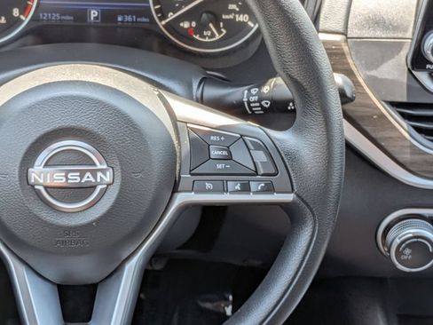 Used 2025 Nissan Altima 2.5 SV FWD image 18