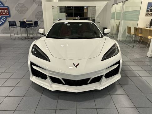 Used 2025 Chevrolet Corvette E-Ray AWD/4WD image 17