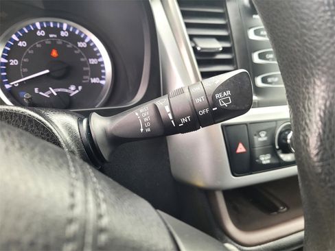 Used 2019 Toyota Highlander LE image 26