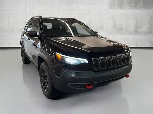 Used 2019 Jeep Cherokee Trailhawk w/ Cold Weather Group image 3