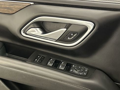 Used 2023 Chevrolet Suburban Premier image 19