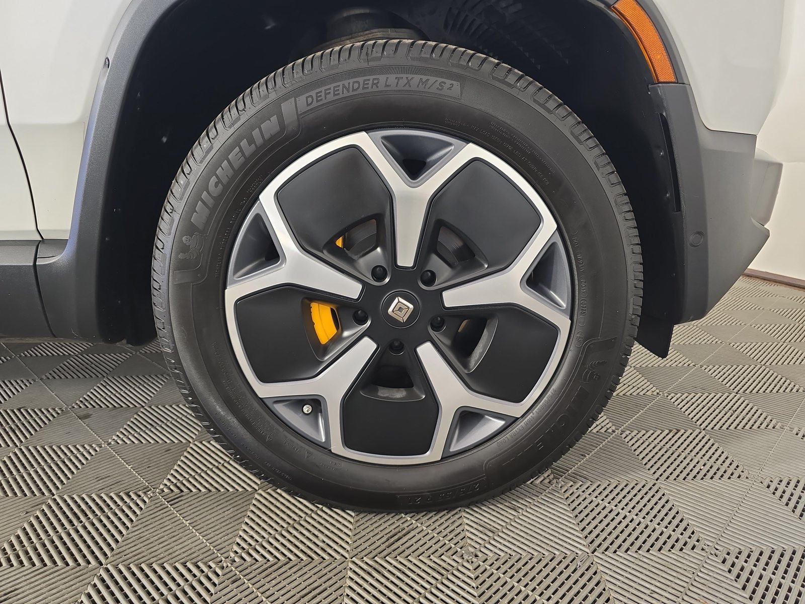 Used 2024 Rivian R1S Adventure Quad AWD/4WD image 11