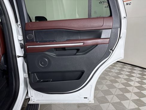 Used 2024 Ford Expedition Limited image 28