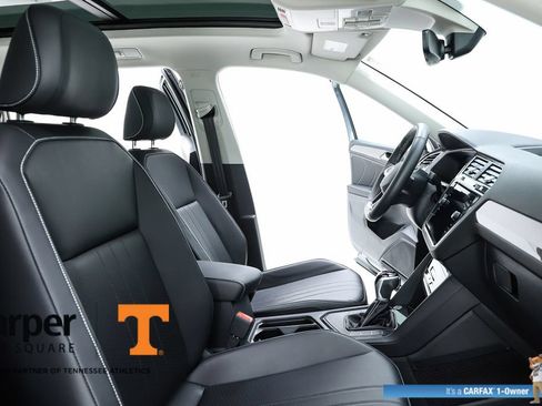 Used 2024 Volkswagen Tiguan SE w/ Panoramic Sunroof Package FWD image 35