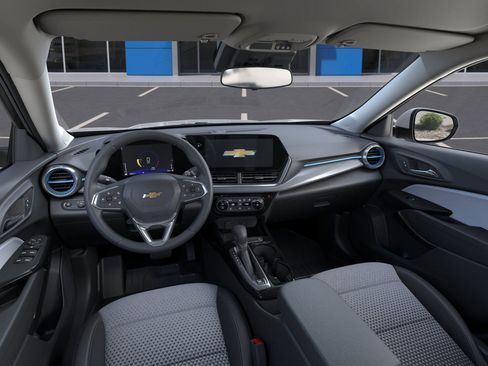 New 2025 Chevrolet Trax LT w/ Driver Confidence Package image 15