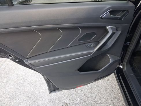 Used 2023 Volkswagen Tiguan SE R-Line image 11