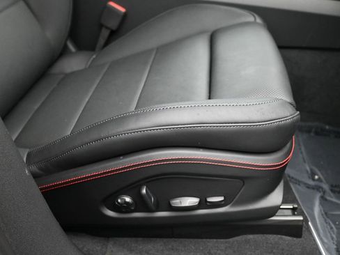 Used 2024 Porsche Macan 4 Electric image 32