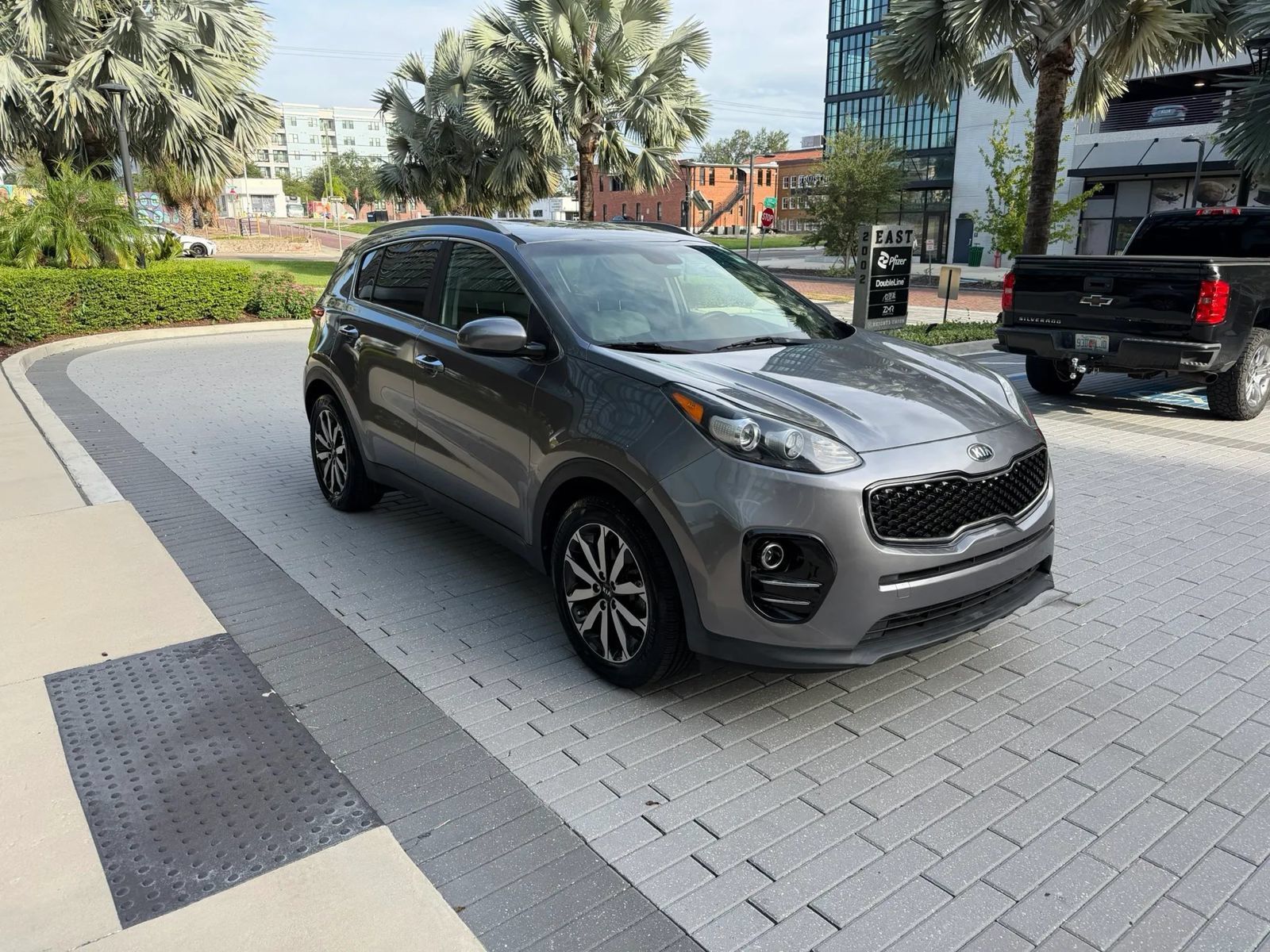 Used 2017 Kia Sportage EX FWD image 3