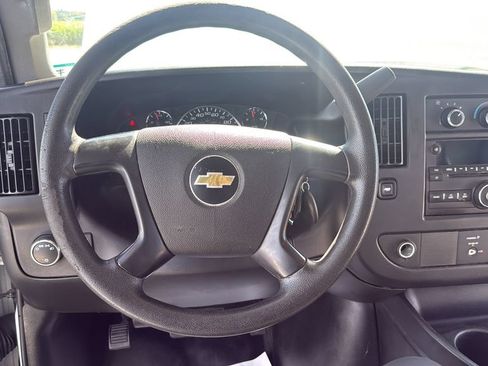 Used 2016 Chevrolet Express 3500 RWD image 21