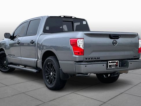 Used 2019 Nissan Titan SV w/ SV Convenience Package image 11