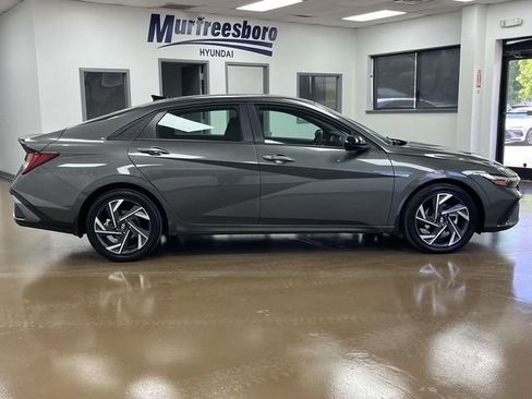 Certified 2025 Hyundai Elantra SEL FWD image 4
