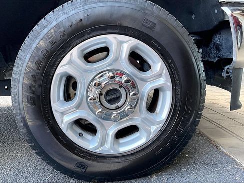 Used 2025 Ford F250 XLT image 34