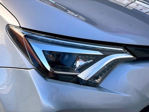 Used 2016 Toyota RAV4 SE image 26