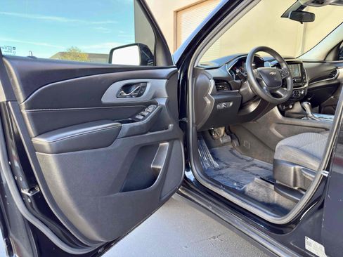 Used 2018 Chevrolet Traverse LS image 22