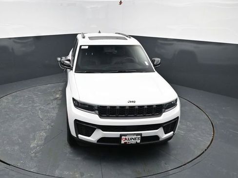 New 2026 Jeep Grand Cherokee Altitude AWD/4WD image 35