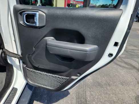 Used 2024 Jeep Wrangler Unlimited AWD/4WD image 13