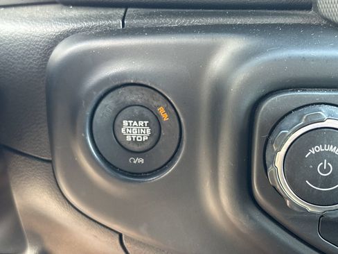 Used 2023 Jeep Wrangler Unlimited Sahara w/ LED Lighting Group AWD/4WD image 8