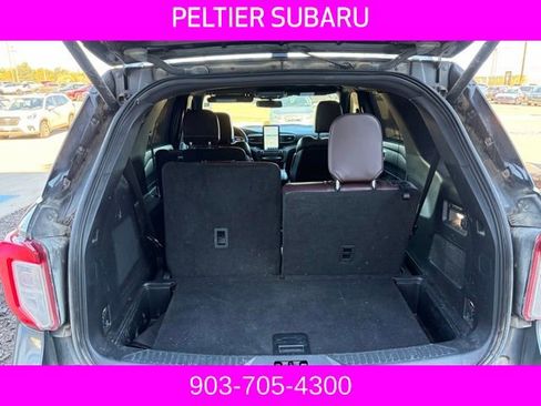 Used 2020 Ford Explorer Platinum w/ Premium Technology Package image 17