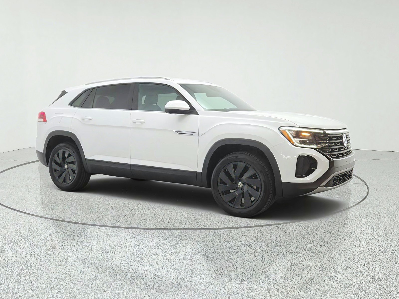 Used 2024 Volkswagen Atlas Cross Sport SE w/ Black Wheel Package FWD image 3