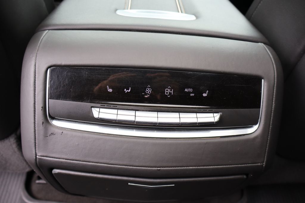 Used 2024 Cadillac Escalade ESV V AWD/4WD image 28