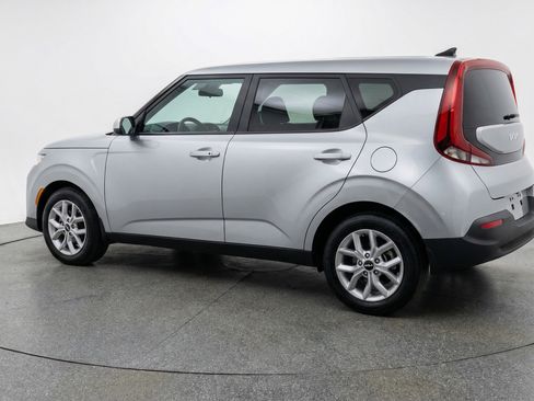 Used 2025 Kia Soul LX w/ LX Technology Package FWD image 6