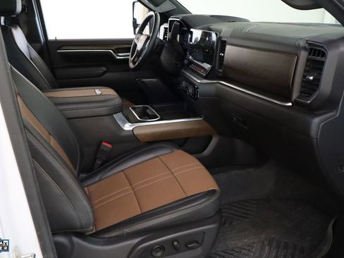 Used 2024 Chevrolet Silverado 3500 High Country w/ High Country Premium Package image 31