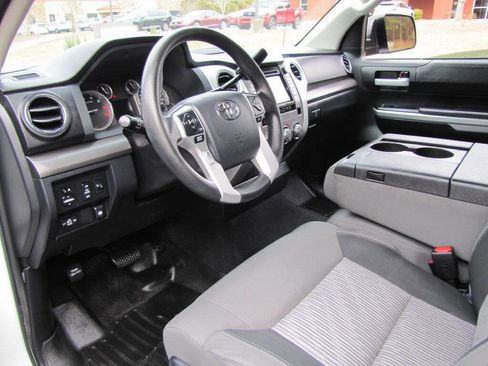 Used 2017 Toyota Tundra SR5 image 21