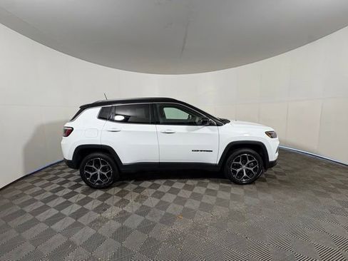Used 2024 Jeep Compass Limited AWD/4WD image 5