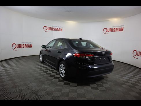 Used 2025 Toyota Corolla LE FWD image 8