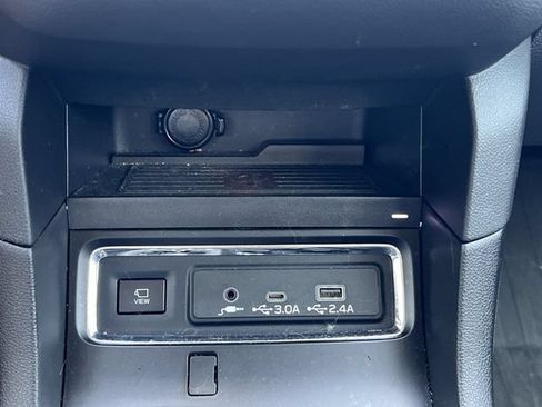 Used 2023 Subaru Ascent Limited w/ Technology Package AWD/4WD image 14