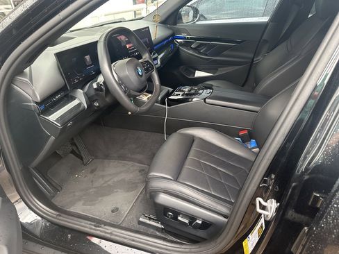 Used 2024 BMW 530i image 7