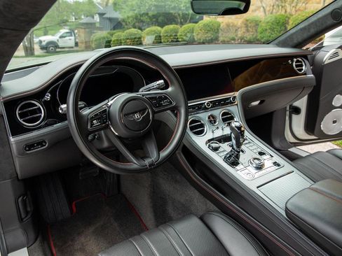 Used 2022 Bentley Continental GT AWD/4WD image 17