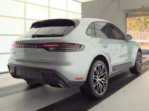 Used 2024 Porsche Macan image 3