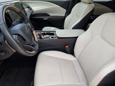 Used 2024 Lexus RX 350 Premium w/ Cold Area Package FWD image 9