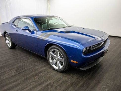 Used 2009 Dodge Challenger R/T image 2