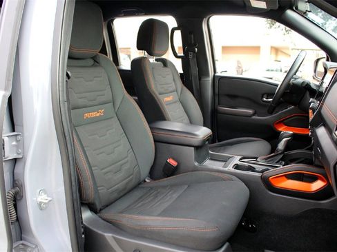 Used 2025 Nissan Frontier Pro-X image 22