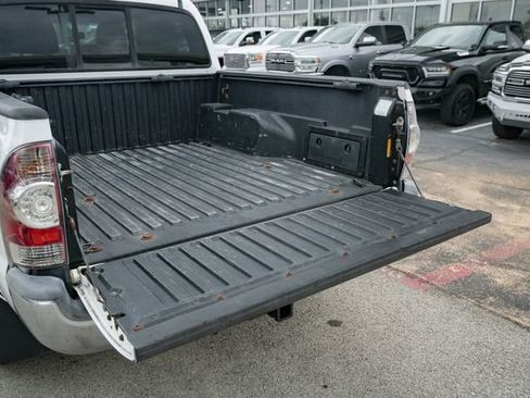 Used 2013 Toyota Tacoma PreRunner w/ SR5 Pkg image 12