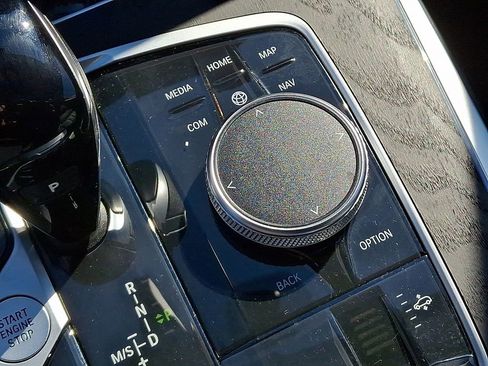 Used 2022 BMW X7 xDrive40i w/ Premium Package image 29