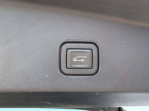 Used 2024 Cadillac Lyriq Tech RWD image 6