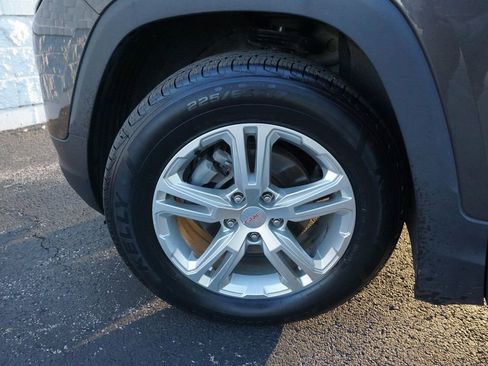 Used 2019 GMC Terrain SLE w/ Driver Convenience Package AWD/4WD image 27