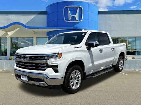 Used 2022 Chevrolet Silverado 1500 LTZ w/ LTZ Premium Package AWD/4WD image 5
